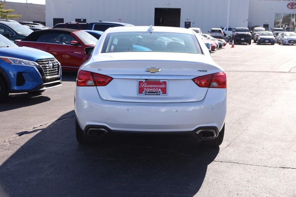 Chevrolet Impala Vehicle Full-screen Gallery Image 06