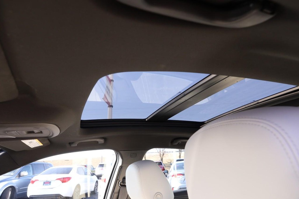 Chevrolet Impala Vehicle Full-screen Gallery Image 08