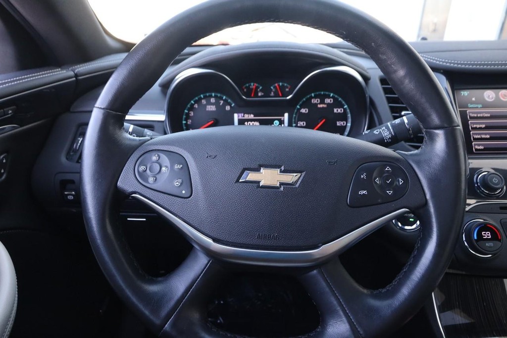 Chevrolet Impala Vehicle Full-screen Gallery Image 11