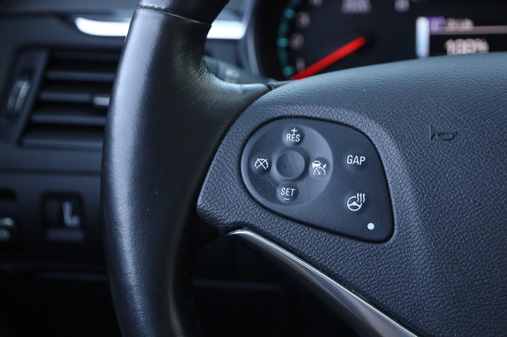 Chevrolet Impala Vehicle Full-screen Gallery Image 12