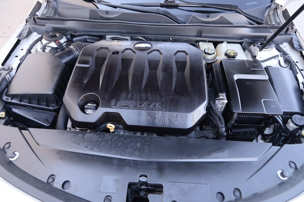 Chevrolet Impala Vehicle Full-screen Gallery Image 28