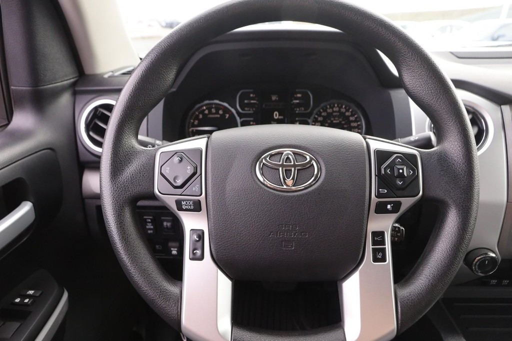 Toyota Tundra 4WD Vehicle Full-screen Gallery Image 10