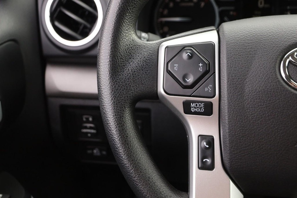 Toyota Tundra 4WD Vehicle Full-screen Gallery Image 11