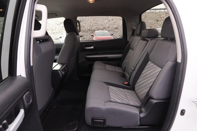 Toyota Tundra 4WD Vehicle Image 09