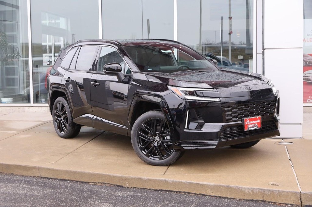 Toyota RAV4 Vehicle Full-screen Gallery Image 2