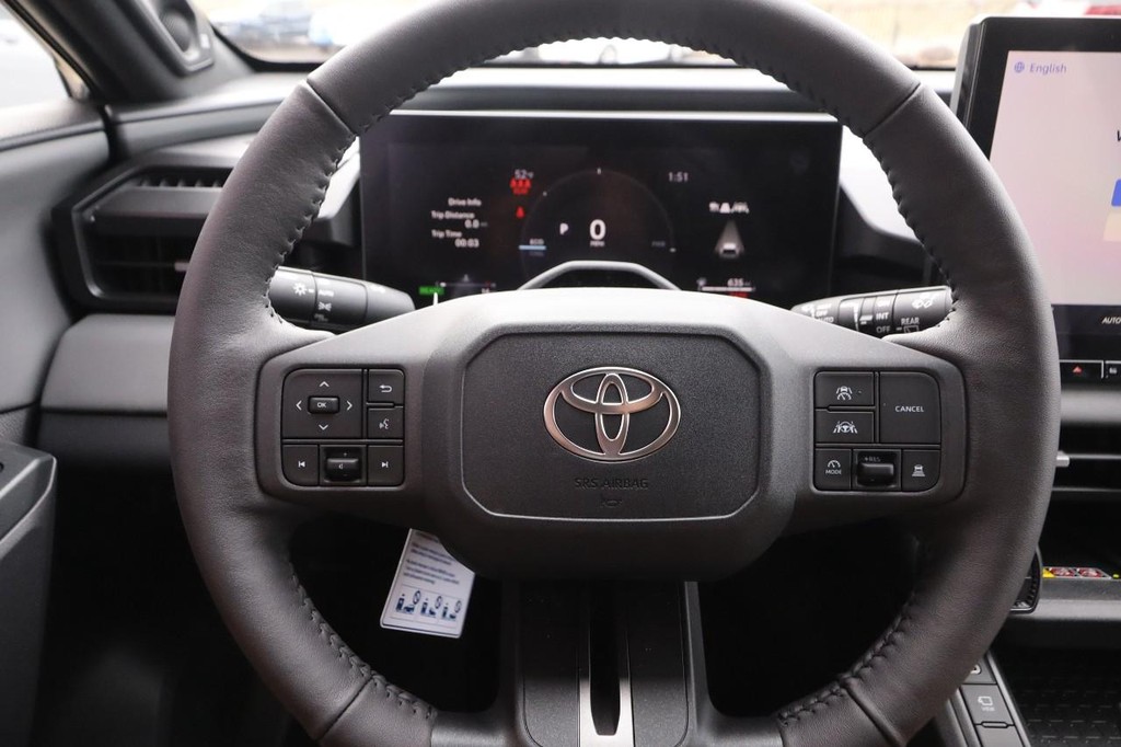 Toyota RAV4 Vehicle Full-screen Gallery Image 12