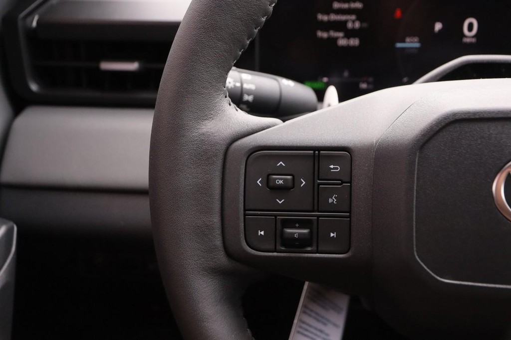 Toyota RAV4 Vehicle Full-screen Gallery Image 13