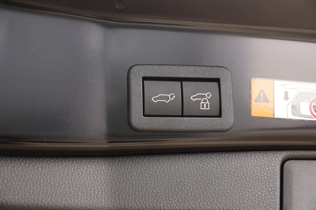 Toyota RAV4 Vehicle Image 08