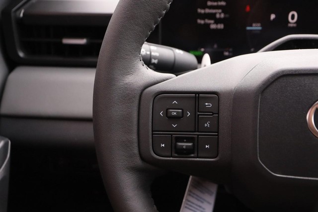 Toyota RAV4 Vehicle Image 13