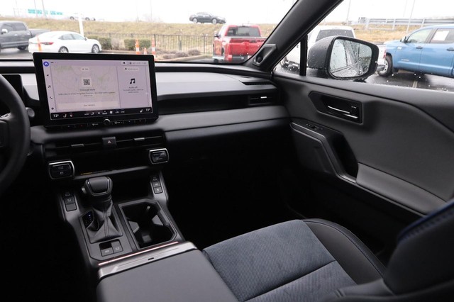 Toyota RAV4 Vehicle Image 28