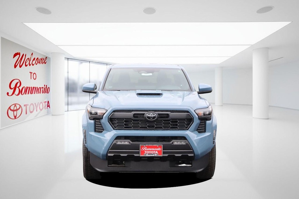 Toyota Tacoma 4WD Vehicle Full-screen Gallery Image 4