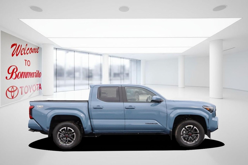 Toyota Tacoma 4WD Vehicle Full-screen Gallery Image 5