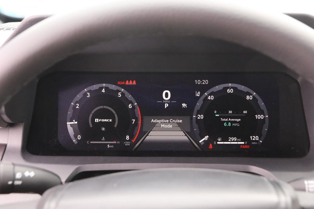 Toyota Tacoma 4WD Vehicle Full-screen Gallery Image 13