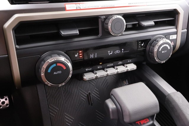 Toyota Tacoma 4WD Vehicle Image 18