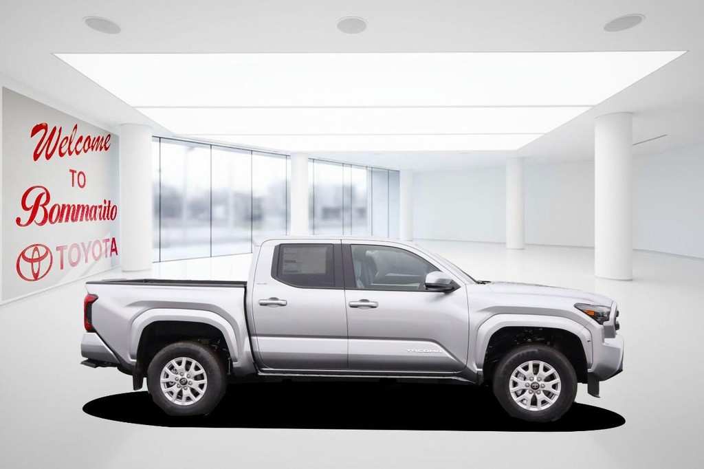 Toyota Tacoma 4WD Vehicle Full-screen Gallery Image 5