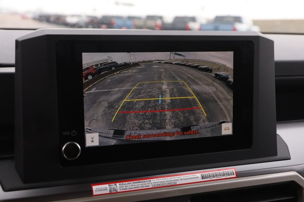 Toyota Tacoma 4WD Vehicle Full-screen Gallery Image 17