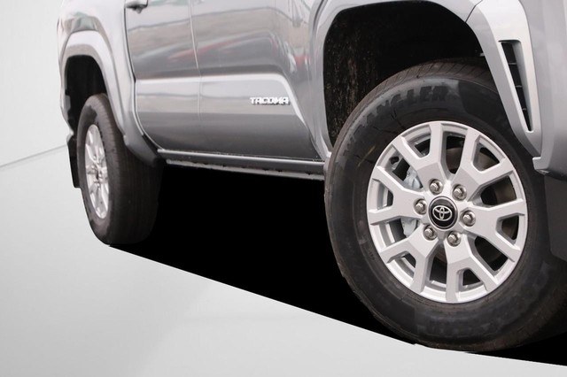 Toyota Tacoma 4WD Vehicle Image 03