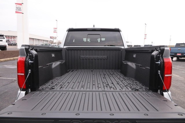 Toyota Tacoma 4WD Vehicle Image 07