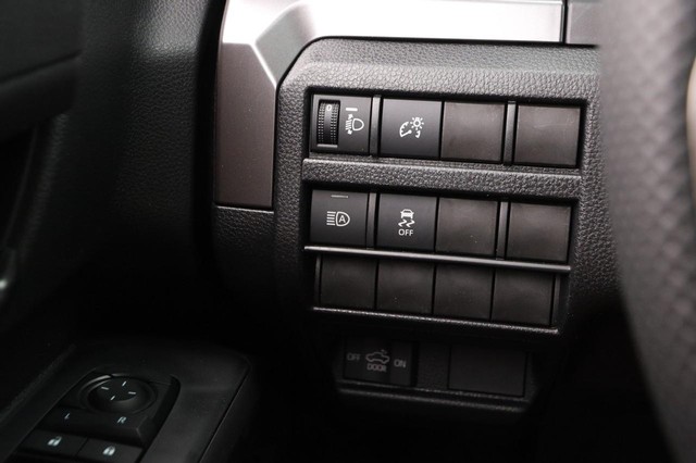 Toyota Tacoma 4WD Vehicle Image 21