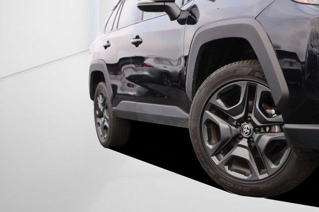 Toyota RAV4 Vehicle Image 03