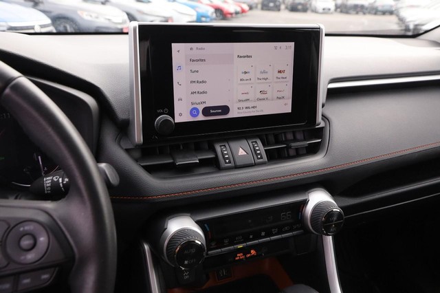 Toyota RAV4 Vehicle Image 14