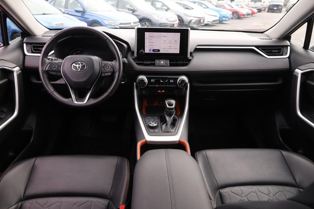 Toyota RAV4 Vehicle Image 20