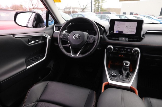 Toyota RAV4 Vehicle Image 22