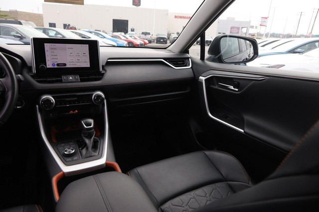 Toyota RAV4 Vehicle Image 23