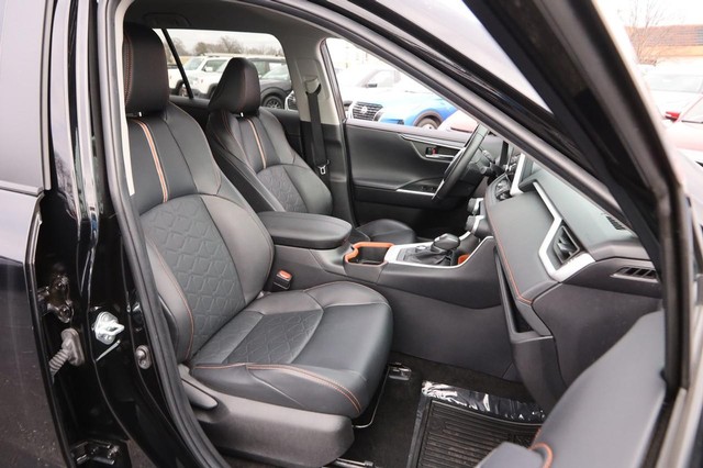 Toyota RAV4 Vehicle Image 24