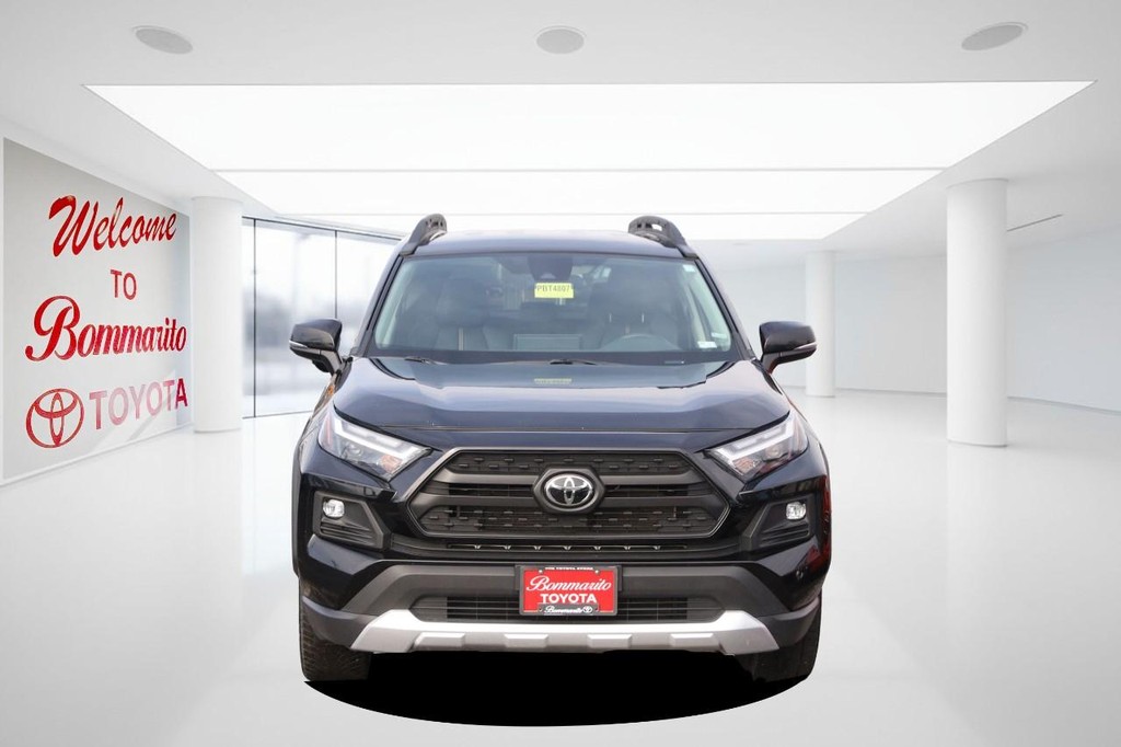 Toyota RAV4 Vehicle Full-screen Gallery Image 4