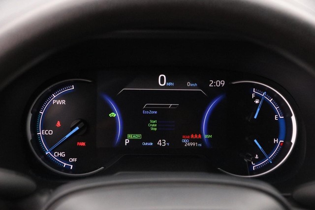 Toyota RAV4 Vehicle Image 13