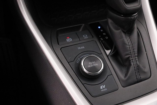 Toyota RAV4 Vehicle Image 18