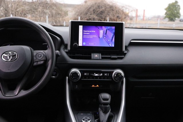 Toyota RAV4 Vehicle Image 23