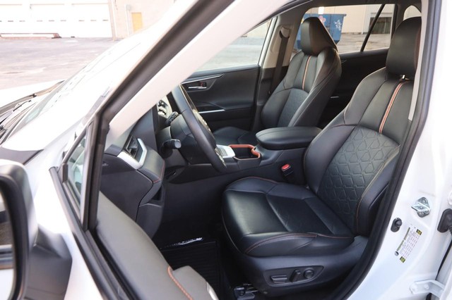 Toyota RAV4 Vehicle Image 08