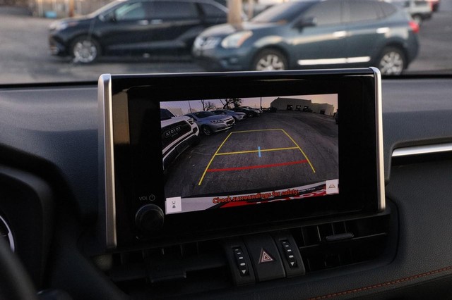 Toyota RAV4 Vehicle Image 16