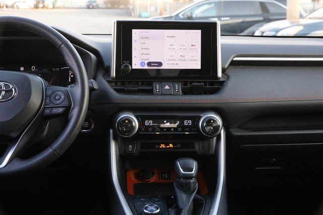 Toyota RAV4 Vehicle Image 23