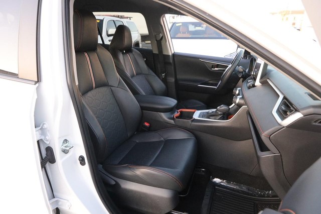 Toyota RAV4 Vehicle Image 25