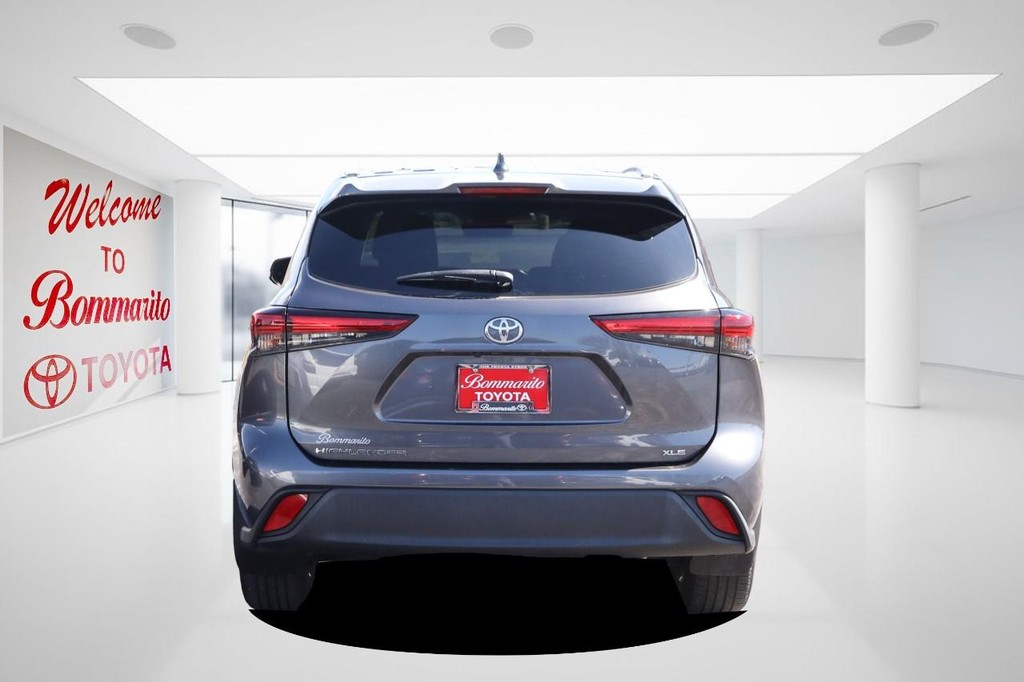 Toyota Highlander Vehicle Full-screen Gallery Image 6