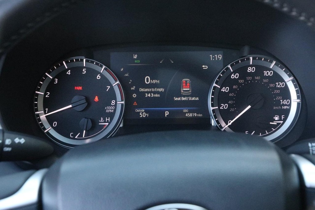 Toyota Highlander Vehicle Full-screen Gallery Image 16