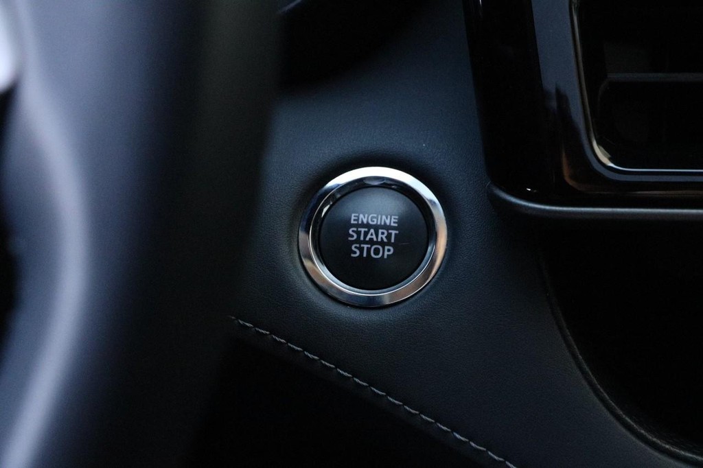 Toyota Highlander Vehicle Full-screen Gallery Image 17