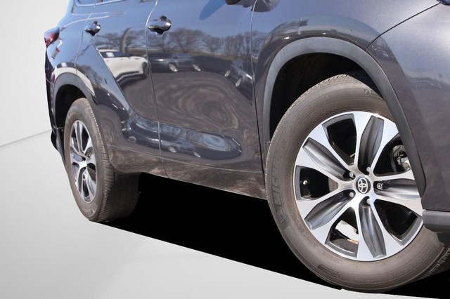 Toyota Highlander Vehicle Image 03
