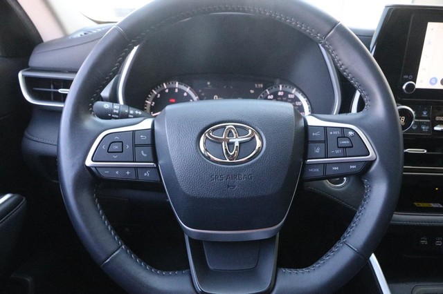 Toyota Highlander Vehicle Image 13