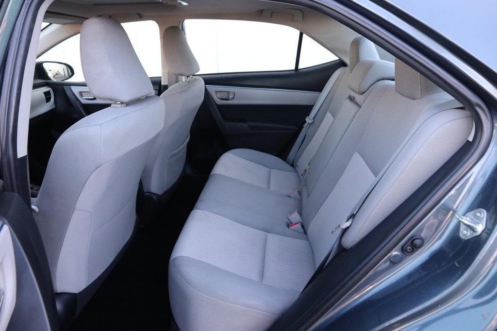 Toyota Corolla Vehicle Full-screen Gallery Image 10