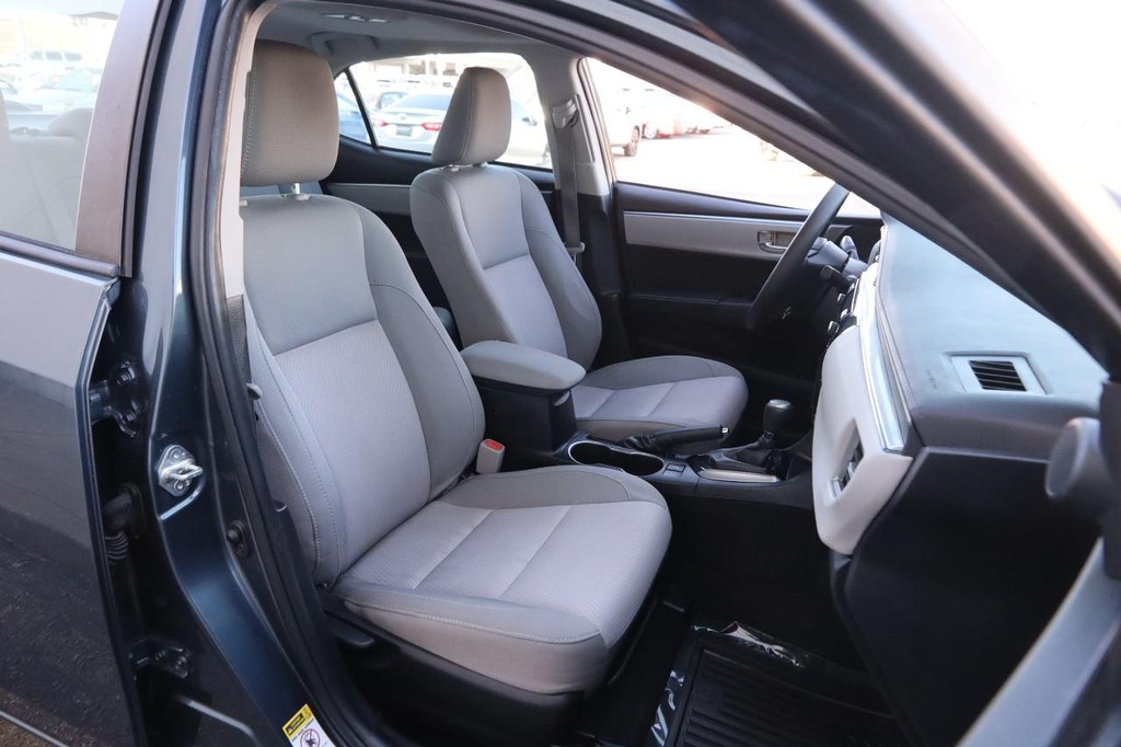 Toyota Corolla Vehicle Full-screen Gallery Image 25