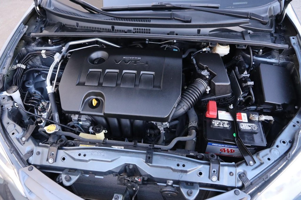 Toyota Corolla Vehicle Full-screen Gallery Image 26