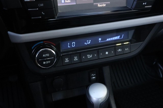 Toyota Corolla Vehicle Image 18