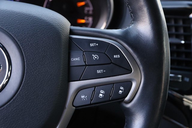 Jeep Grand Cherokee Vehicle Image 13