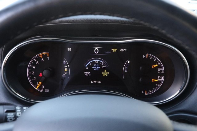 Jeep Grand Cherokee Vehicle Image 14