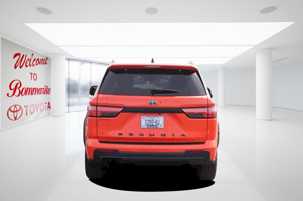 Toyota Sequoia Vehicle Full-screen Gallery Image 6