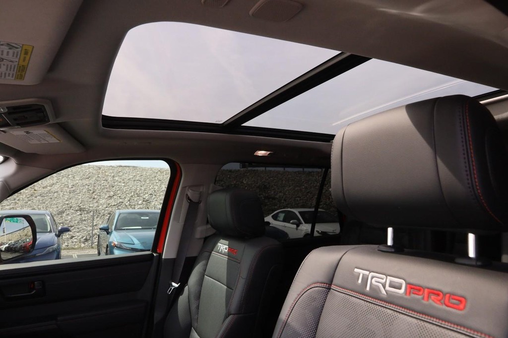 Toyota Sequoia Vehicle Full-screen Gallery Image 9